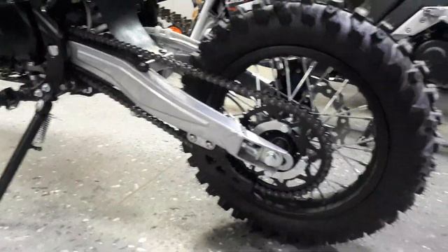 Питбайк для станта огонь!!! BSE PH10-125 STUNT смотреть онлайн