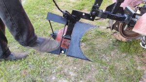 Плуг оборотный для мотоблока.mp4