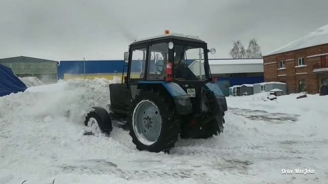 МТЗ-82 Чистка снега смотреть онлайн
