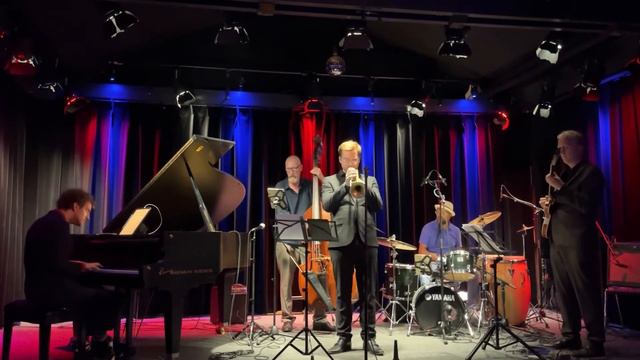 sQuintet - Thru the Loop (Composed by T.C. Hilbrandie) смотреть онлайн