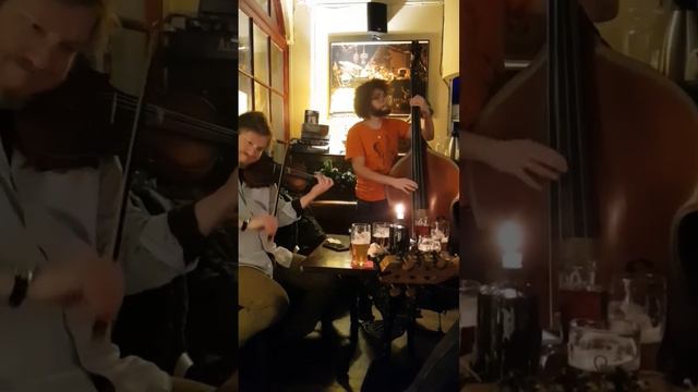 #gypsyjazz #german #violin #bass #bar #london #manouche #ballad #parisian #music #life #musiclover смотреть онлайн