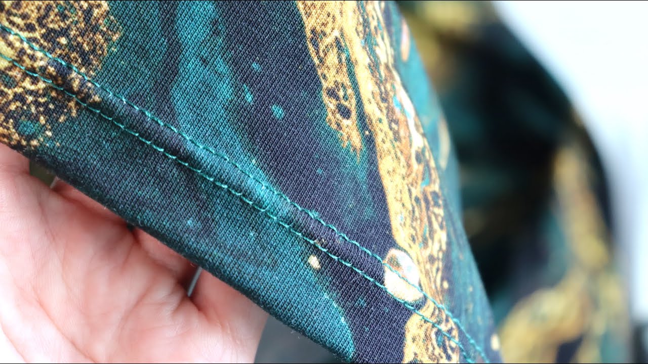 Как фабричный край. Обработка футболки на швейной машине смотреть онлайн