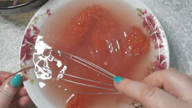 Солю красную икру к праздничному столу) #каксолитьикру смотреть онлайн