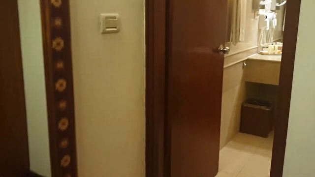 Serena Hotel in Swat, Pakistan - Video Review of the standard room смотреть онлайн