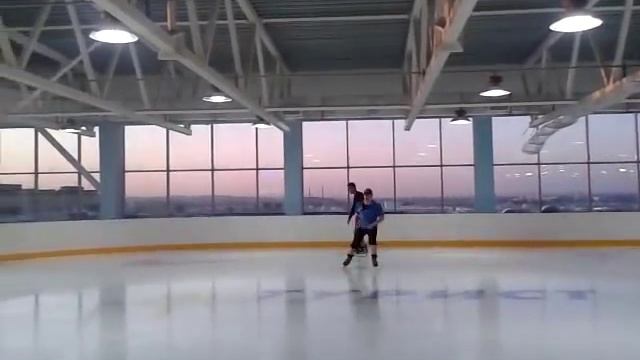 Катание на катке в Высшей Лигке Пенза смотреть онлайн