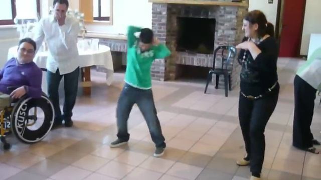 Tecktonik dance performance by Luca on Mondotek Alive Song смотреть онлайн