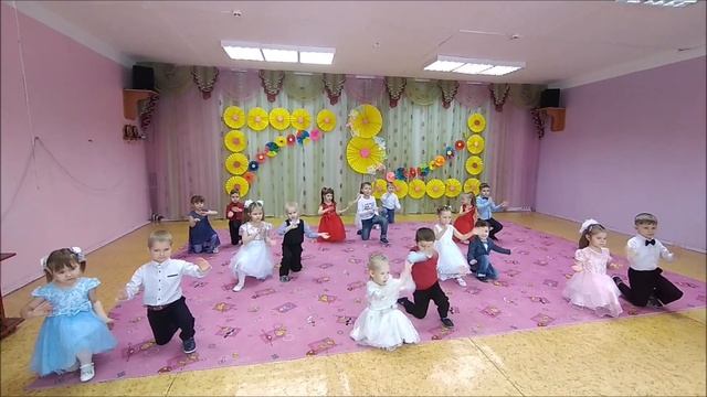 Утренник 8 марта в средней группе 2 д/с "Колокольчик" смотреть онлайн