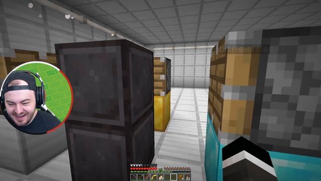 Turning HONEY into NETHERITE in Minecraft (op) смотреть онлайн