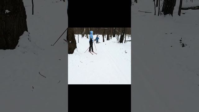 Катаемся с Лолитой на лыжах в Измайловском парке. смотреть онлайн