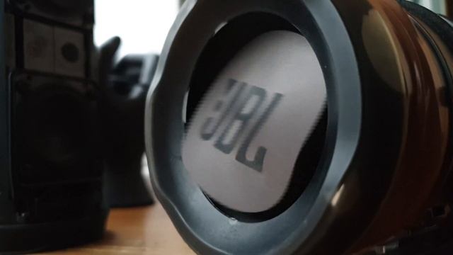 JBL CHARGE 4 VS JBL CHARGE 3 PASSIVE RADIATOR | EXTREME BASS TEST 2020 смотреть онлайн
