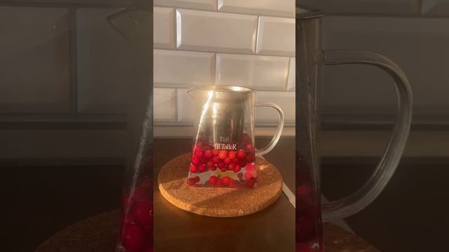 Клюква- кладезь витаминов, готовьте запасы на зиму! Вкусный чай для иммунитета смотреть онлайн