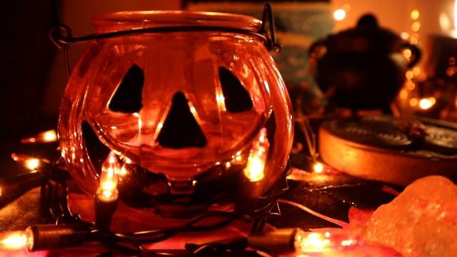 A Witch's Samhain Altar ? Halloween Altar Tour смотреть онлайн