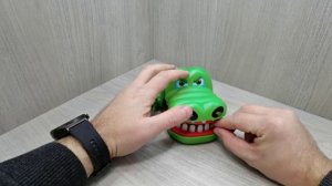 Игрушка кусающий крокодил. «пальца в рот не клади»