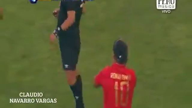 Пас Роналдиньо вслепую в 36 лет