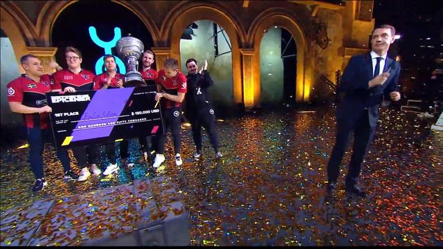 Вручение кубка FaZe Clan @EPICENTER 2018 смотреть онлайн