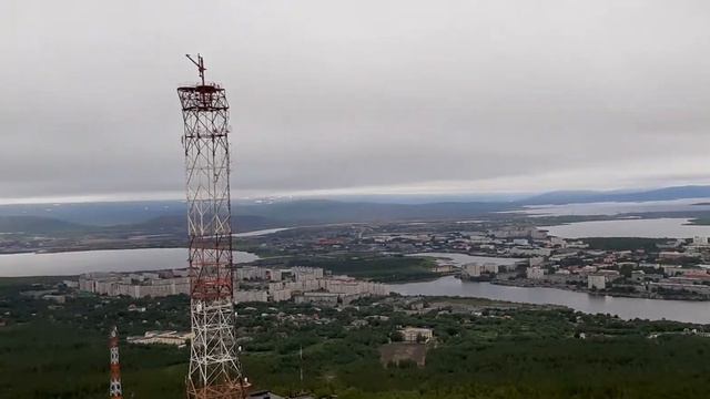 Обзор Мончегорска с горы у телевышки смотреть онлайн