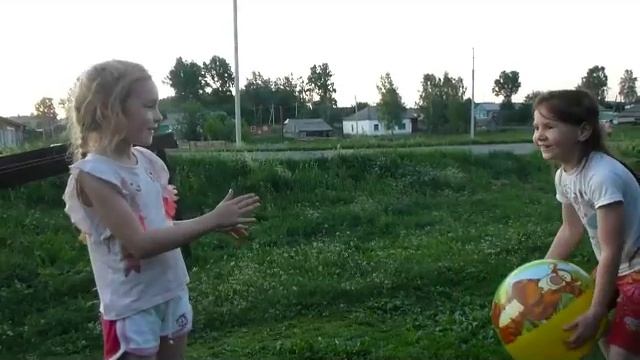 Играем в игру "Съедобное не съедобное" смотреть онлайн