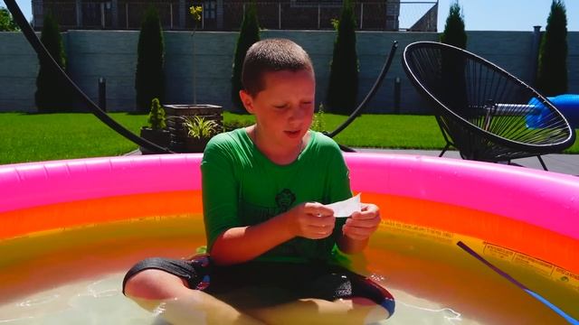 БОЛЬШОЙ vs СРЕДНИЙ vs МАЛЕНЬКИЙ БАССЕЙН! смотреть онлайн