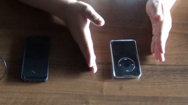 Сравнение IPod Classic VS IPhone 4S
