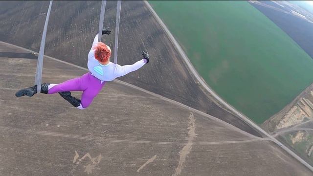 Акробатика под парапланом 500 метров над планетой смотреть онлайн