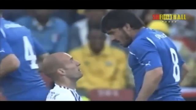 ►Gattuso vs Roy Keane - Wild Moments смотреть онлайн