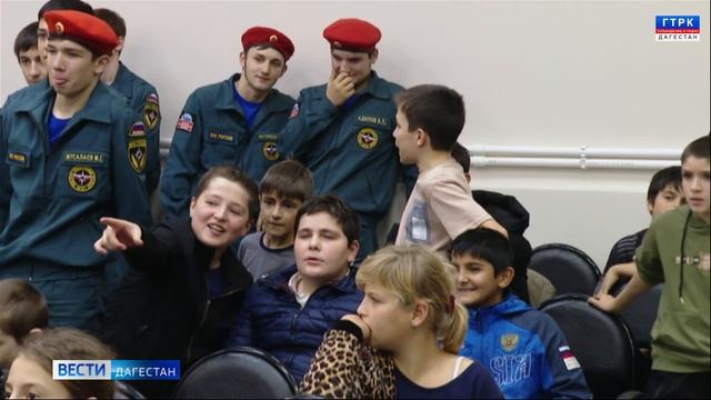 В школе-интернате для детей-сирот прошло праздничное представление смотреть онлайн