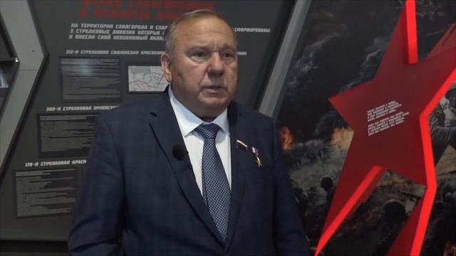 Владимир Анатольевич Шаманов посетил ВПК "Десантник" города Славгорода смотреть онлайн