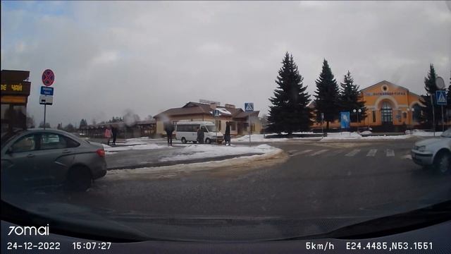 Камера сзади Midrive RC06 смотреть онлайн