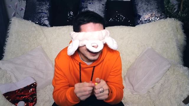 Угадай с закрытыми глазами 10 вещей || НЕ ДАВАЙТЕ ЭТО СВОЕЙ ДЕВУШКЕ смотреть онлайн