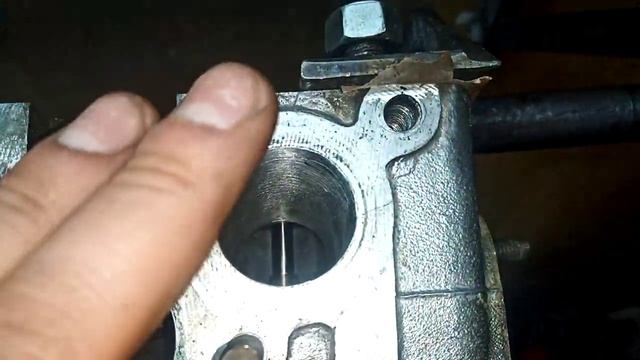 Доработка ГБЦ 21118 портинг каналов, облегчение клапанов смотреть онлайн