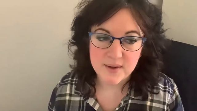 IELTS Speaking part 2 (a time when your computer broke down) - How a native speaker would answer. смотреть онлайн