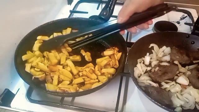 Антрекот с жаренным картофелем. смотреть онлайн