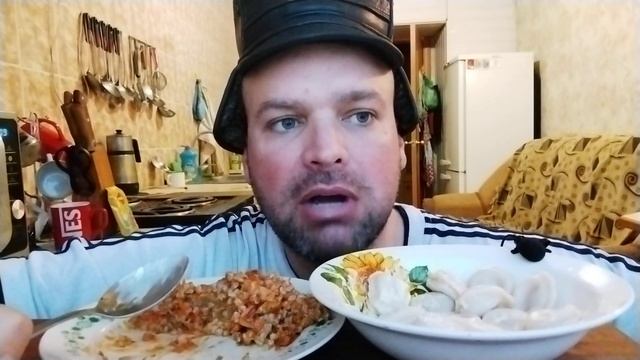 ОБЖОР пельмени с майонезом/МУКБАНГ гречка по купечески