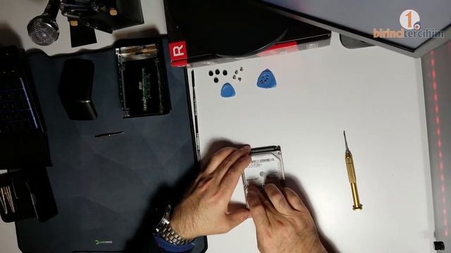 DATALARINIZ ÇÖPE GİTMESİN. HARDDİSK KAFA TAKILMASI VE ÇÖZÜMÜ - DETAYLI- HardDisk Drive Head Stuck - смотреть онлайн