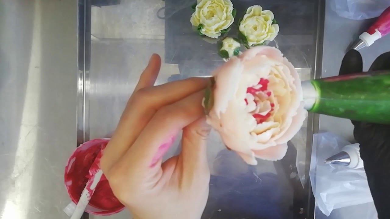 Цветы из масляного крема 