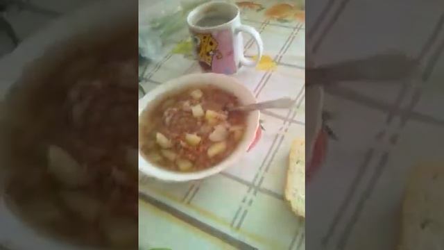 Ем гречневый суп, лук,воду,хлеб в честь 63 подписчиков
