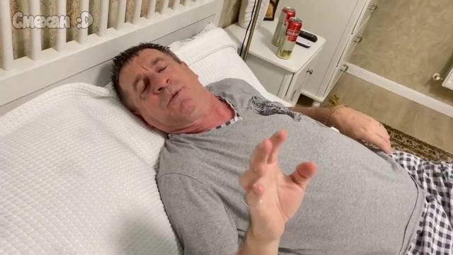 ЛЁВА ОСТАЛСЯ ОДИН НА ОДИН С МИХАЛЫЧЕМ! МУЖ ВЫНЕС ВСЮ ЕДУ ИЗ КВАРТИРЫ! смотреть онлайн