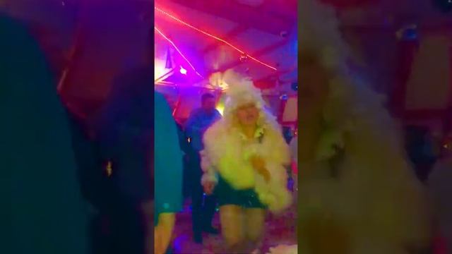 Кафе «Идиллия». Город Брянск!!! Самое лучшее кафе города!!! Здесь вкусно, красиво, весело!!! Бежица смотреть онлайн