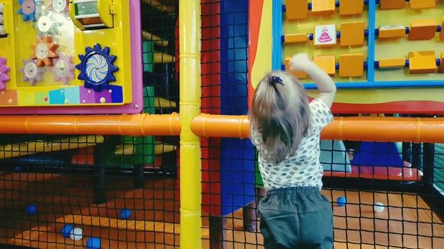 Мир детских игровых "В каждом маленьком ребёнке" смотреть онлайн