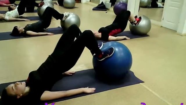 Ягодицы-пресс. смотреть онлайн