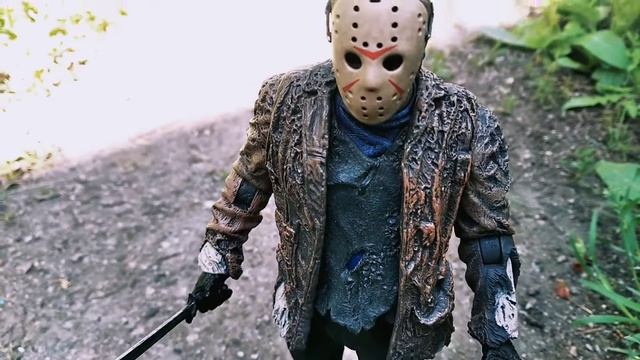 фигурка ДЖЕЙСОН ВУРХИЗ из JASON us FREDDY смотреть онлайн