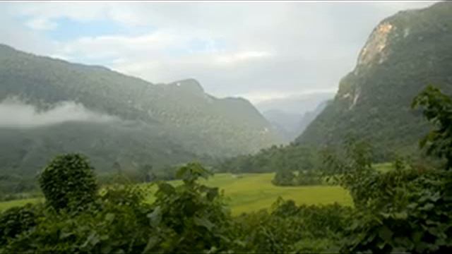 On the Road to Northern Laos: Muang Ngoi смотреть онлайн