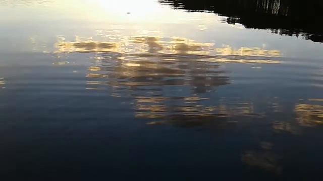 Футаж....Тучка в воде смотреть онлайн