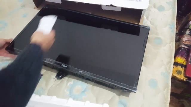 Unboxing Haier 32 TV Led HD LE32B8000T смотреть онлайн
