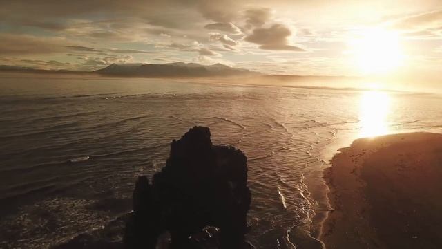 Hvitserkur Tourist attraction, Vatnsnesvegur, Iceland 4K Video Ultra HD смотреть онлайн