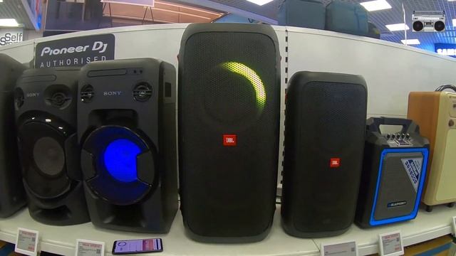 PANASONIC UA 7 vs. JBL PARTYBOX 310 | SOUND Battle | INSANE BASS смотреть онлайн