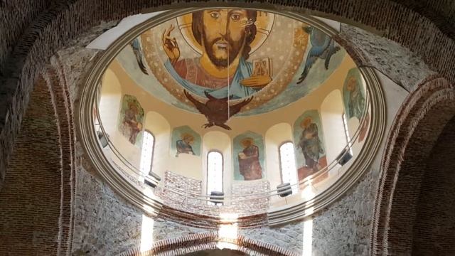 Большой Пицундский храм. Орган. И.С. Бах смотреть онлайн