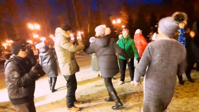 Мне так рядом с тобой хорошо!!!??Танцы в парке Горького!!!??Харьков 2021 смотреть онлайн