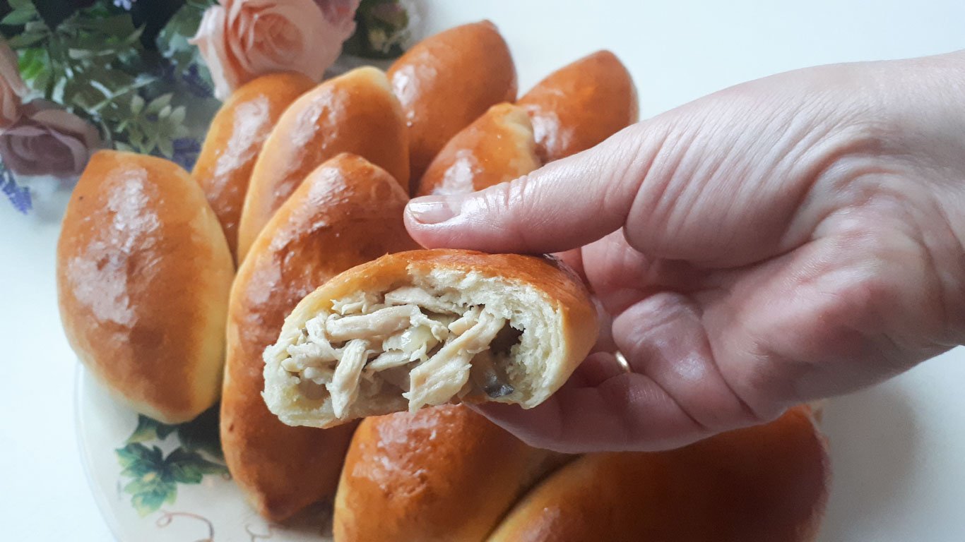 Вкусные пирожки с курицей. Как приготовить пирожки в духовке из дрожжевого теста? Рецепт пирожков. смотреть онлайн