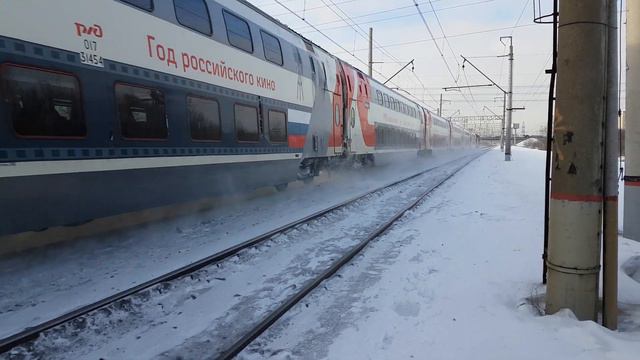 ЭП20-033 со скоростным двухэтажным поездом №737 Воронеж-Москва у Косино смотреть онлайн
